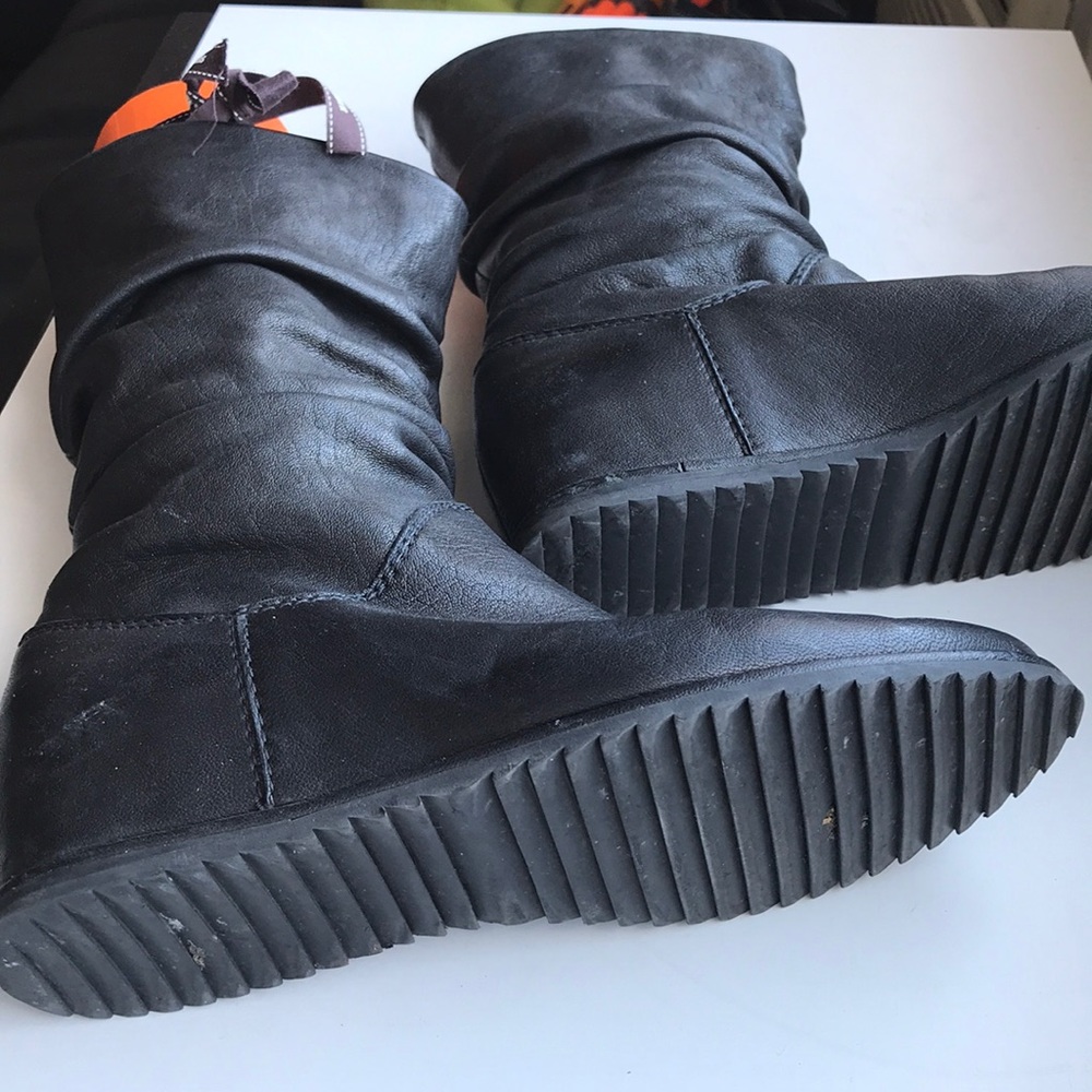 Authentic Stuart Weitzman Boot - image 3